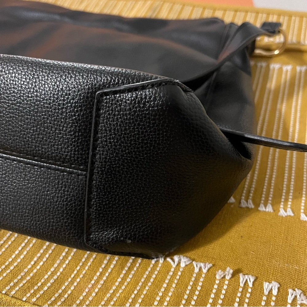 a new day black cross body purse - Picture 5 of 10